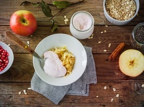 Smoothie Bowl<br>with Ambrosia™ apples and cinnamon