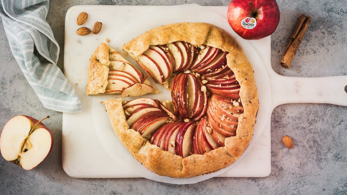 Galette with Gala apples<br>and almonds