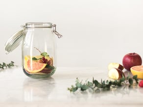 Infuso estivo alle mele e frutti rossi