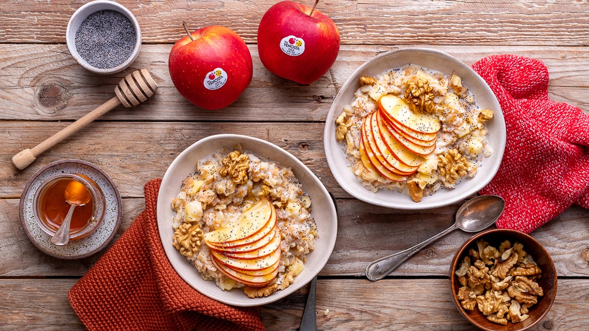 Porridge con mele Gala, noci e miele