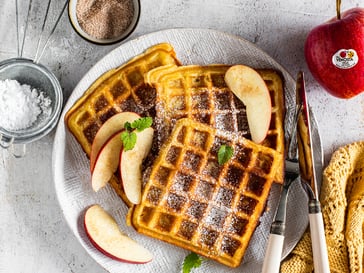 Waffles with Gala Val Venosta apples