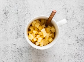 Torta di mele Pinova in tazza, cotta al microonde