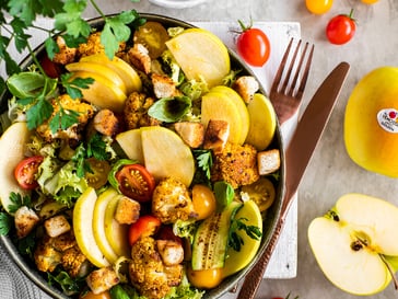 Salat mit geröstetem Blumenkohl und Golden Delicious-Äpfeln aus dem Vinschgau