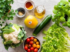 Salad with roasted cauliflower and Golden Delicious apples from Val Venosta