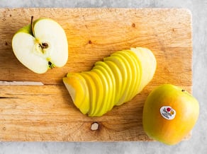 Salat mit geröstetem Blumenkohl und Golden Delicious-Äpfeln aus dem Vinschgau