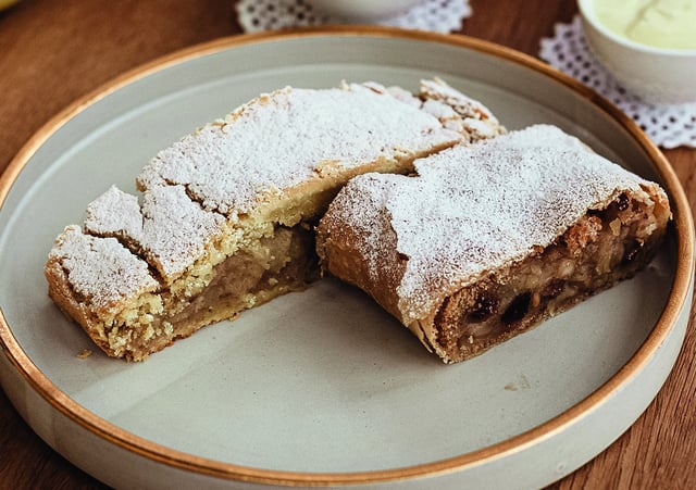 Strudel di mele con pasta tirata al burro