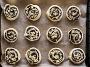 Yeast snails with poppy seed and Golden Delicious apple filling