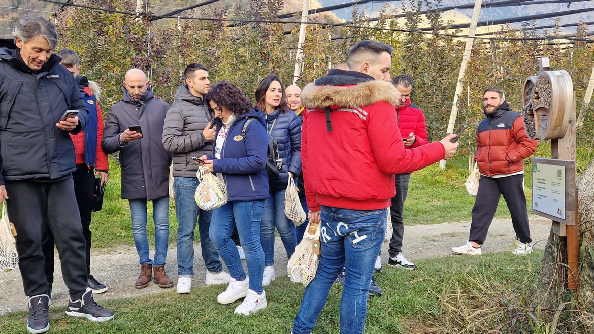 VIP premia con un’esperienza in Valle i repartisti Cedi Gros che hanno portano il Paradiso delle Mele sui punti vendita